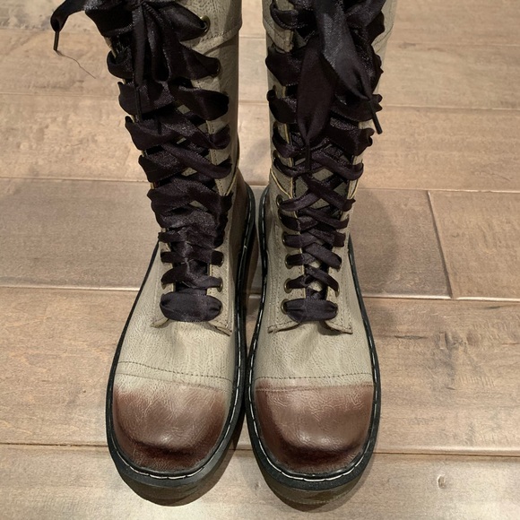 Women’s Lace-up Combat Boots - Picture 2 of 12